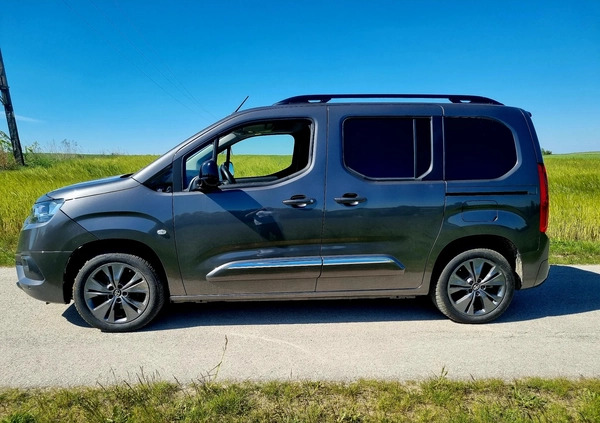 Toyota Proace City Verso cena 100000 przebieg: 25000, rok produkcji 2022 z Suraż małe 46